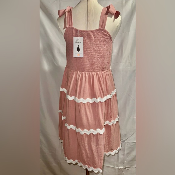 Chic Sleeveless Pink Mini Dress - Picture 7 of 9